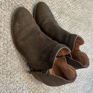 Chocolate brown zippered booties